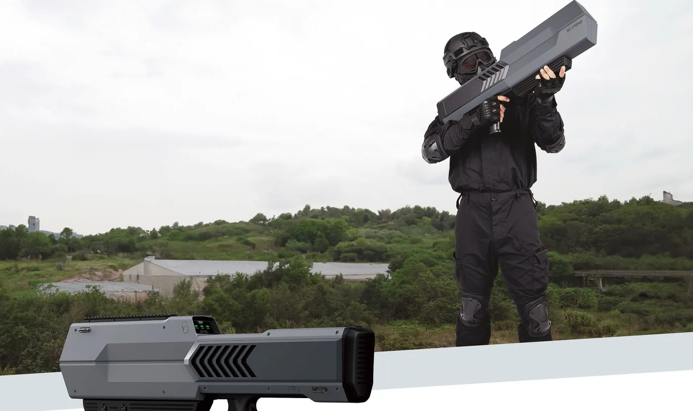 Fighter Lite lightweight handheld counter-drone jammer